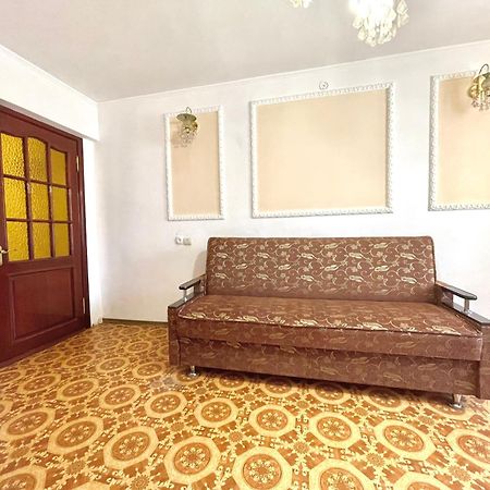 Center Soborna Apartman Mikolajiv Kültér fotó